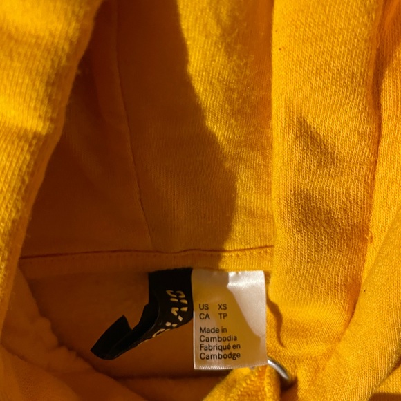 Cropped Two-Toned Hoodie - Picture 3 of 3